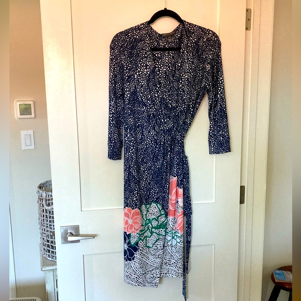 Maternity dress, very gently worn. A Pea in the Pod, size small. Wrap.
